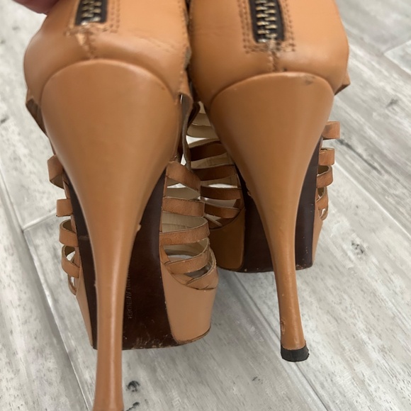 Vera Wang Lavendar Label Platform Heels (38 EU) - Picture 6 of 10